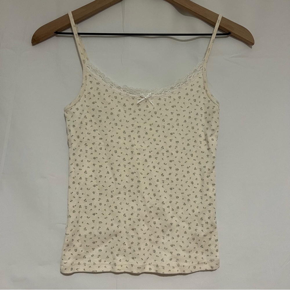 NWOT Brandy Melville Floral Eyelet Tank Top